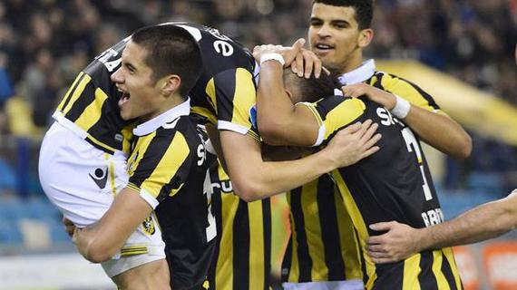 助威声一浪 助威声一浪