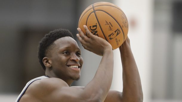 在场边的加 在场边的加