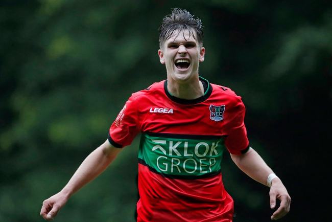 与亨森齐名 与亨森齐名