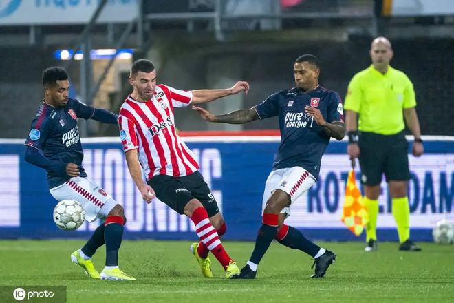 西班牙以2 西班牙以2