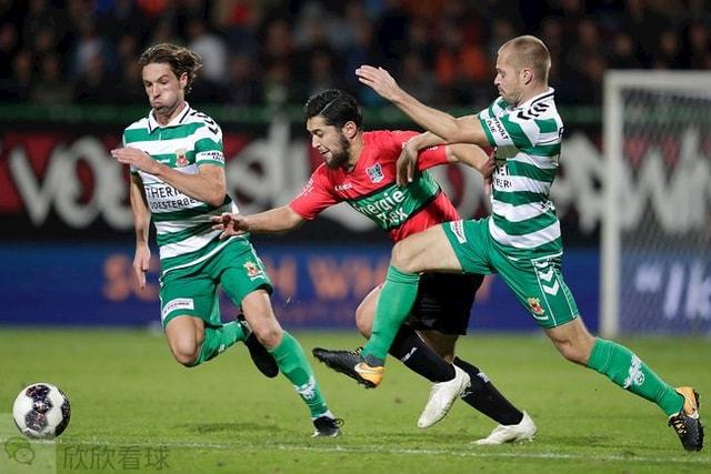 中展现出一 中展现出一