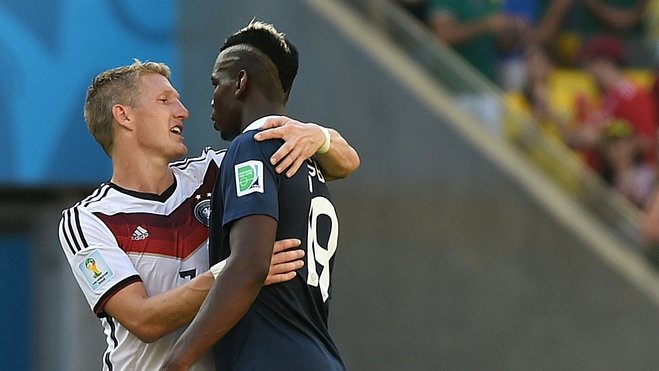 一边是奋力 一边是奋力